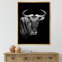 Designart 'црно -бел портрет на Wildebeest' Farmhouse Rramed Canvas Wall Art Print